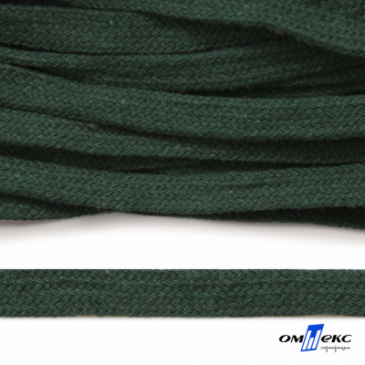 Шнур плетеный d-8 мм плоский, 70% хлопок 30% полиэстер, уп.85+/-1 м, цв.1016-т.зеленый - купить в Тамбове. Цена: 742.50 руб.